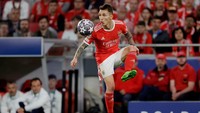 Alejandro Grimaldo merupakan bek kiri berusia 27 tahun asal Spanyol yang main di Benfica sejak tahun 2016. Menariknya, Grimaldo merupakan jebolan tim akademi Barcelona! (Getty Images)