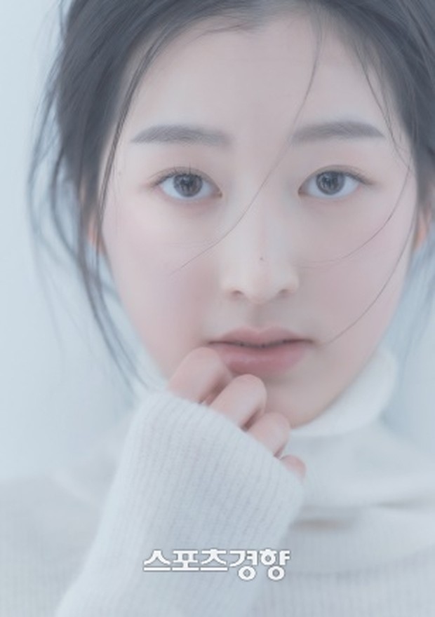 Potret Cantik dan Memesona Jang Da Ah, Kakak Jang Wonyoung IVE yang