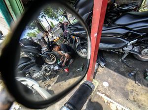 Jelang Mudik Lebaran, Bengkel Motor Ramai