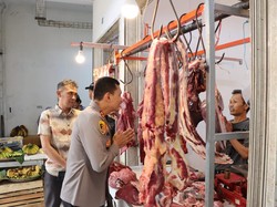 Harga Daging Ayam dan Bawah Putih di Pasar Pelita Naik Rp 2  Ribu