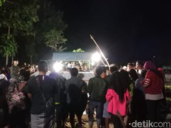 Ibu-Anak serta Suami-Istri Korban Laka Tol Boyolali Dimakamkan Satu Liang