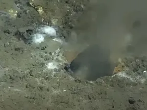 Lubang di Dasar Laut yang Dampaknya Mengerikan