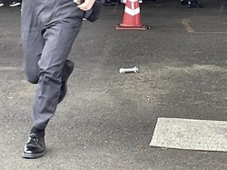 Penampakan Bom Asap yang Dilempar ke Dekat PM Jepang