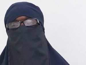 Pria Kenya Pakai Burka dan Menyamar Demi Ikut Turnamen Catur Wanita Pria Kenya Pakai Burka dan Menyamar Demi Ikut Turnamen Catur Wanita
