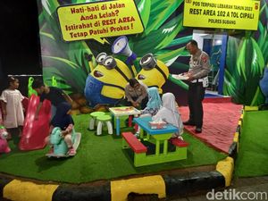 Gemas! Ada Minions di Pos Mudik Tol Cipali Subang Gemas! Ada Minions di Pos Mudik Tol Cipali Subang