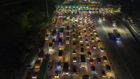 Penampakan dari Udara Arus Mudik di Tol Cikampek