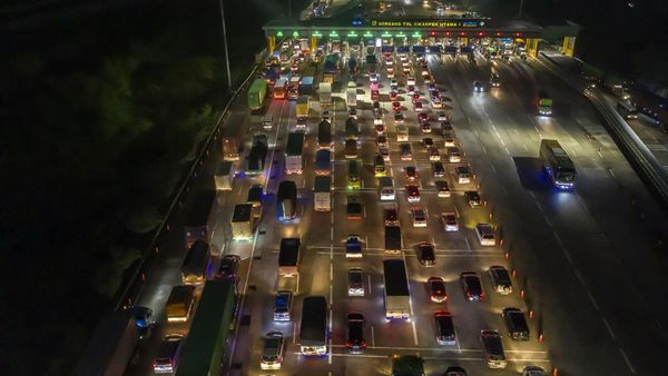 Penampakan dari Udara Arus Mudik di Tol Cikampek