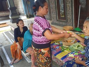 Ibu dari Bocah Meninggal Akibat Gempa M 6,6 Masih Syok Ibu dari Bocah Meninggal Akibat Gempa M 6,6 Masih Syok