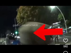 Viral Petugas Satpol PP Jakarta Dipukul Pengamen Pakai Gitar Saat Razia