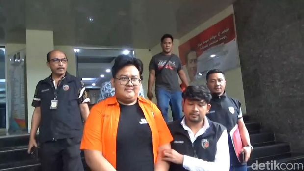 Pria bernama Yudo Andreawan ditangkap polisi karena kerap berbuat onar, salah satunya menyerang korban di mal di Jakarta Pusat. Lantas, siapa Yudo Andreawan?