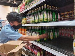 Video: Transmart Full Day Sale, Harga Sirup-Kue Kaleng Terjangkau Banget!