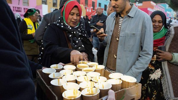 Suasana Buka Puasa Bersama Umat Muslim di Afrika Selatan