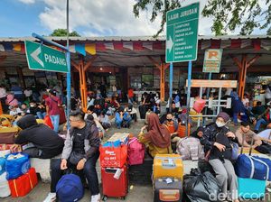 1.759 Pemudik Tiba di Terminal Kalideres Sejak Hari Lebaran 1.759 Pemudik Tiba di Terminal Kalideres Sejak Hari Lebaran