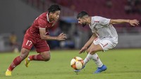 Kedua tim bermain imbang tanpa gol pada babak pertama.