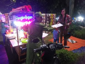 Alasan Warga Sidoarjo Tolak Warkop Plus-plus dengan Pelayan Berpakaian Seksi Alasan Warga Sidoarjo Tolak Warkop Plus-plus dengan Pelayan Berpakaian Seksi
