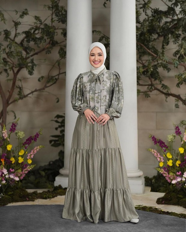 Cut Syifa dengan Gamis Ruffle. Foto Instagram: cutsyifaa