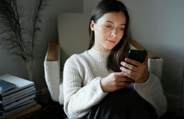 Gunakan Media Sosial Seperlunya. Foto Freepik.com: freepik