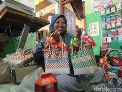 Cuan Jelang Lebaran, Wanita Ponorogo Bikin Hampers hingga Omzet Rp 14 Juta