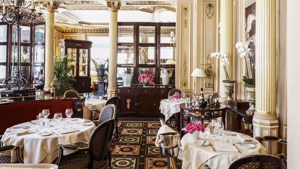 Sultan! 10 Kafe Termahal di Dunia Ini Bergaya Mirip Kerajaan