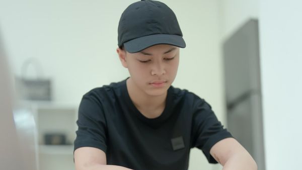 7 Foto Terbaru Keanu Anak Angelina Sondakh-Adjie Massaid yang Jarang Tersorot