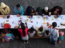 Ikhtilat Adalah: Pahami Arti dan Hukumnya dalam Islam