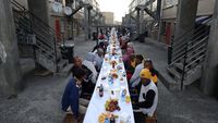 Meja Panjang saat Buka Puasa di Cape Town Afrika Selatan