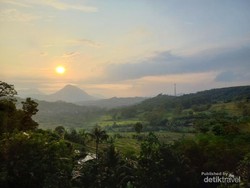 Mudik ke Jawa Barat Naik Mobil Listrik, Ini Kisahnya