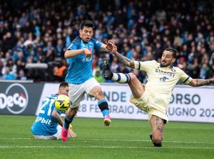 Napoli Ditahan Verona Tanpa Gol