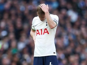 Kalah Lagi, Jalan Tottenham Finis Empat Besar Kian Terjal