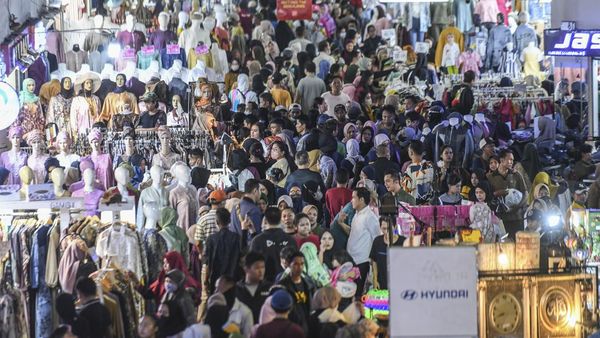 Melihat Keramaian Pasar Tanah Abang Pada Akhir Pekan Kemarin