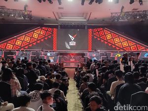 Ribuan Orang Tumblek Blek di Grand Final FFML Season 7 Free Fire