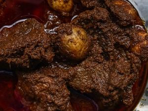 Resep Rendang Hitam Padang yang Lezat Pekat Rempahnya Resep Rendang Hitam Padang yang Lezat Pekat Rempahnya
