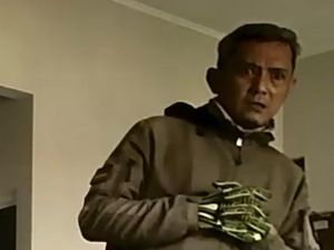 Rumah di Jaksel Dibobol Maling saat Ditinggal Bukber, Pelaku Terekam CCTV Rumah di Jaksel Dibobol Maling saat Ditinggal Bukber, Pelaku Terekam CCTV