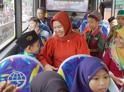 Walkot Mojokerto Ajak Puluhan Anak Yatim & Difabel Beli Baju Lebaran