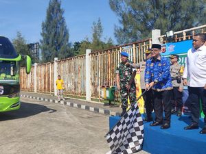 Kapolres Bogor dan Plt Bupati Berangkatkan 700 Pemudik di Stadion Pakansari