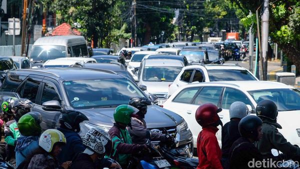 Duh! Rekayasa Lalin Simpang Santa Bikin Jalan Tambah Macet