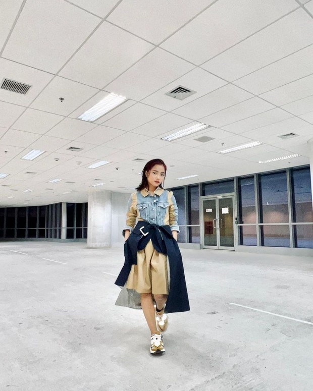 Ekspresif dan Anti Boring dengan Outfit Denim yang Kreatif. Foto Instagram: fuji_an Ekspresif dan Anti Boring dengan Outfit Denim yang Kreatif. Foto Instagram: fuji_an