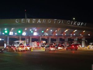 Tol Cikupa Arah Pelabuhan Merak Ramai Lancar di H-5 Lebaran Tol Cikupa Arah Pelabuhan Merak Ramai Lancar di H-5 Lebaran
