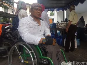 Guntur Afandi dan Kepedulian dari Atas Kursi Roda