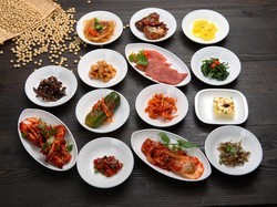 Bukan Cuma Pelengkap, Ini 5 Makna Banchan di Meja Makan Korea