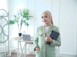 Berawal dari Masalah Pribadi, Model Ine Rosdiana Bikin Produk Skincare Sendiri