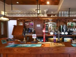 Kena Tegur Saat Batalkan Puasa di MRT hingga Kafe Dapat Rating 1