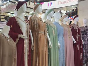 Tren Baju Lebaran 2023: Kaftan Bernada Pastel