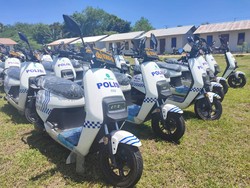 Kendaraan Listrik Pengamanan Delegasi KTT ASEAN Tiba di Labuan Bajo