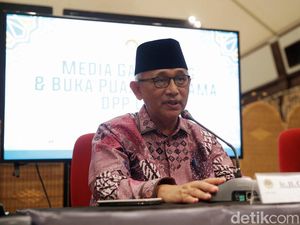 Ketum DPP LDII Bicara Problematika Demokrasi Indonesia Ketum DPP LDII Bicara Problematika Demokrasi Indonesia
