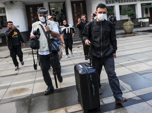 KPK Geledah Kantor PDAM-Balkot Bandung, Sita Dokumen Yana Mulyana KPK Geledah Kantor PDAM-Balkot Bandung, Sita Dokumen Yana Mulyana