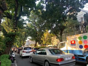 Penampakan Jl Ciranjang Macet Usai Jadi Jalan Tembus Santa ke Tendean