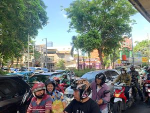 Cerita Pemobil Butuh 2,5 Jam untuk Putar Balik di Simpang Santa