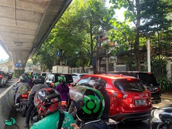 Warga Ngeluh Macet Makin Parah, Desak U-Turn Simpang Santa Dibuka Lagi