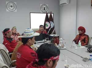 Sanksi Adat Dayak untuk Pesulap Merah Sebab Ucapan Bikin Salah Paham Sanksi Adat Dayak untuk Pesulap Merah Sebab Ucapan Bikin Salah Paham